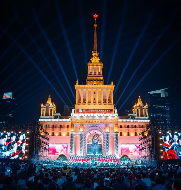 稳拿证券 艺术天空下：艺术走进城市街区，成为日常生活的风景